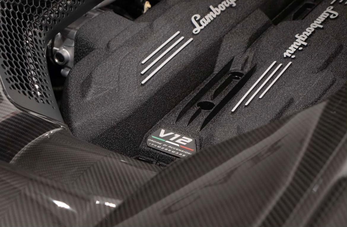 Lamborghini REVUELTO